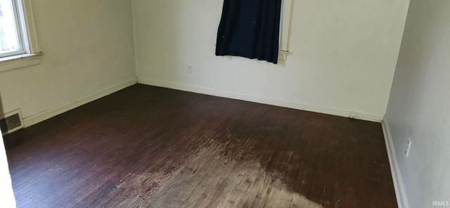 814 Cassopolis Street, Elkhart, IN 46514