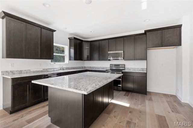 553 Evening Primrose Drive, Wentzville, MO 63385