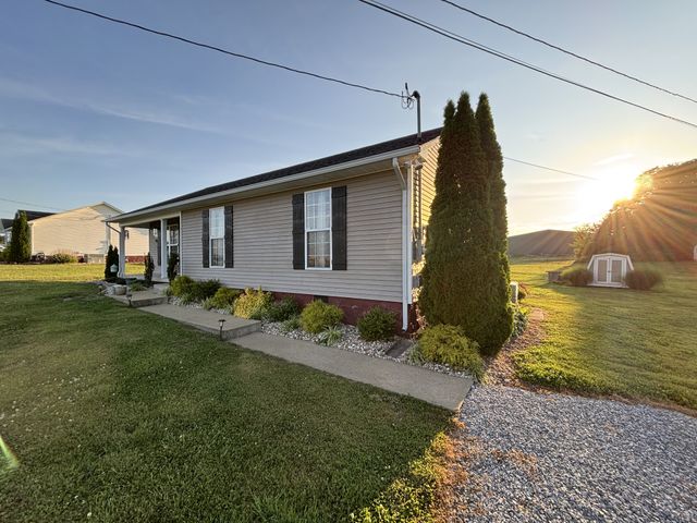 479 Wesley Chapel Rd, Lawrenceburg, TN 38464