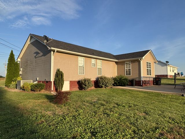 479 Wesley Chapel Rd, Lawrenceburg, TN 38464
