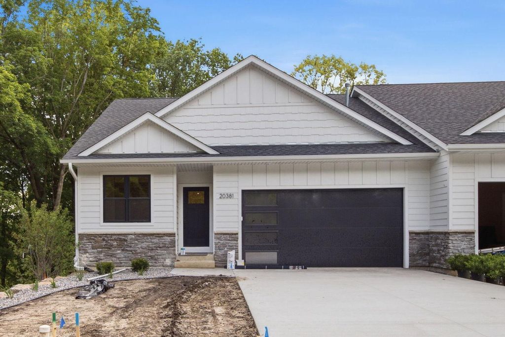 20389 Excelsior Boulevard, Excelsior, MN 55331 — exterior