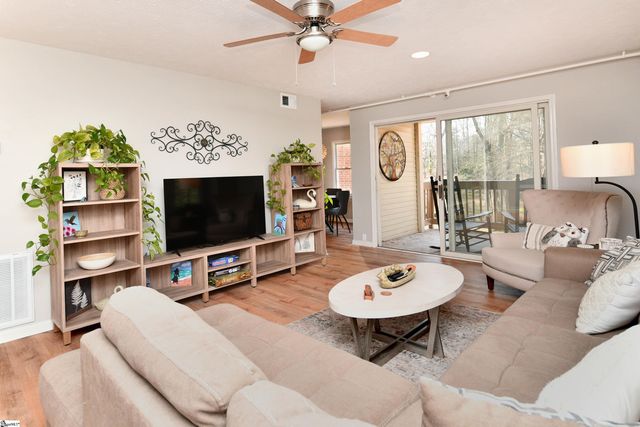 508 Wren Way, Greenville, SC 29605