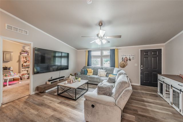 427 Grayson Court, Joshua, TX 76058