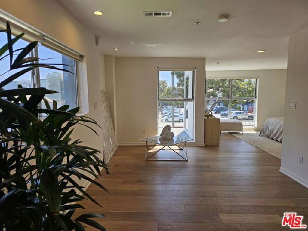 1617 Broadway B, Santa Monica, CA 90404