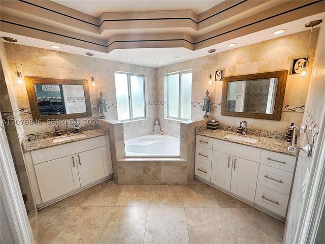 2105 NE 38th Rd, Homestead, FL 33033