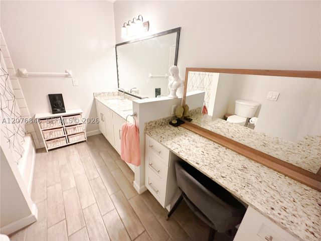 2105 NE 38th Rd, Homestead, FL 33033