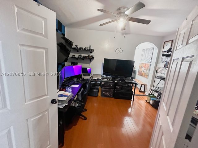 2105 NE 38th Rd, Homestead, FL 33033