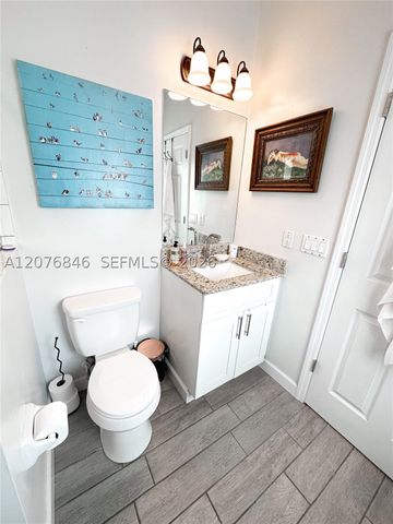 2105 NE 38th Rd, Homestead, FL 33033