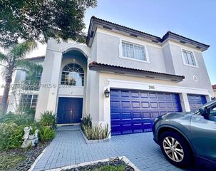 2105 NE 38th Rd, Homestead, FL 33033
