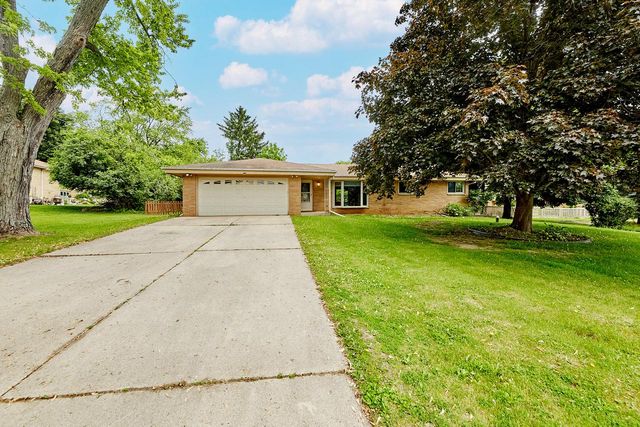 15200 High Knoll LANE, Brookfield, WI 53005