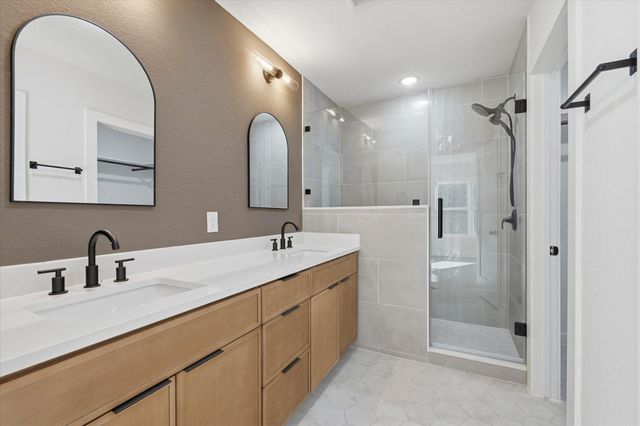 211 N Jenkins Street, Houston, TX 77003