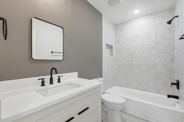 211 N Jenkins Street, Houston, TX 77003
