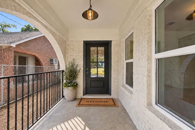 211 N Jenkins Street, Houston, TX 77003
