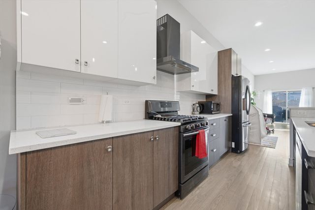 2045 N La Crosse Avenue, Chicago, IL 60639