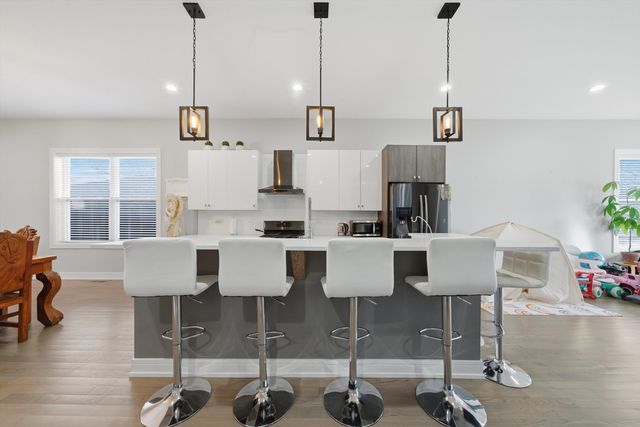 2045 N La Crosse Avenue, Chicago, IL 60639