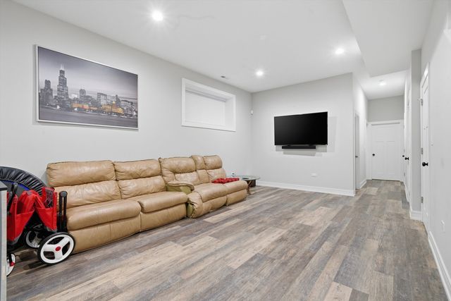 2045 N La Crosse Avenue, Chicago, IL 60639