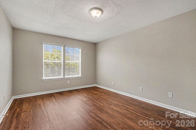 5615 Waverly Lynn Lane, Charlotte, NC 28269