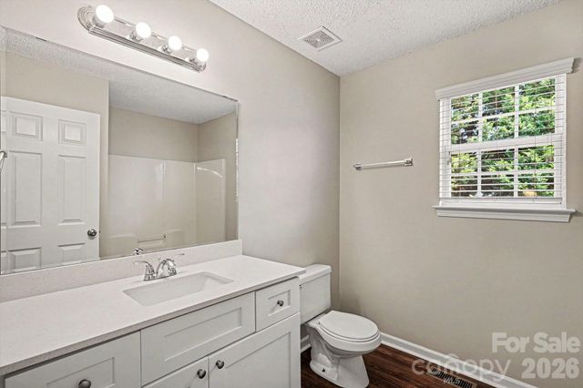 5615 Waverly Lynn Lane, Charlotte, NC 28269