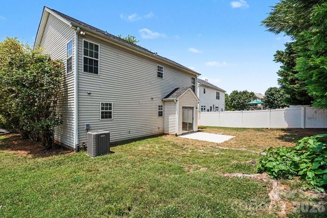 5615 Waverly Lynn Lane, Charlotte, NC 28269