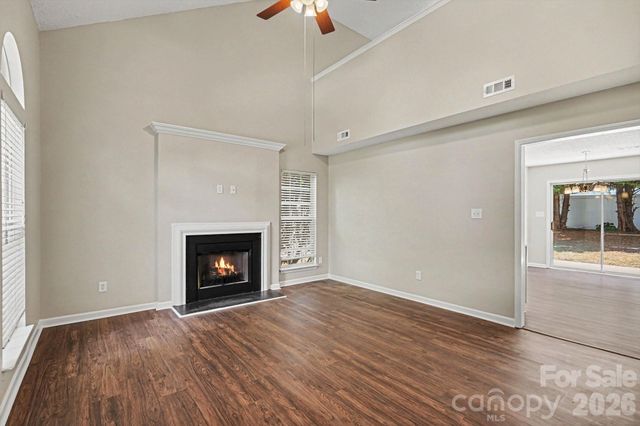 5615 Waverly Lynn Lane, Charlotte, NC 28269