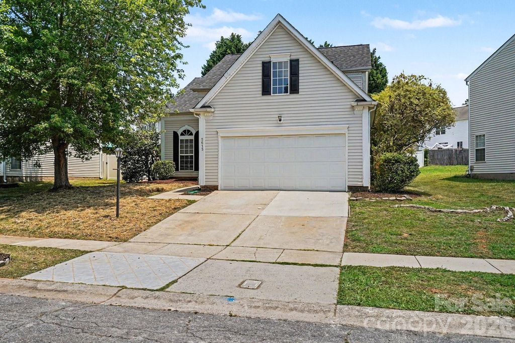 5615 Waverly Lynn Lane, Charlotte, NC 28269