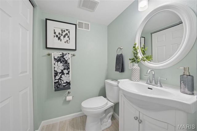 807 Portsdown Road, Ballwin, MO 63011