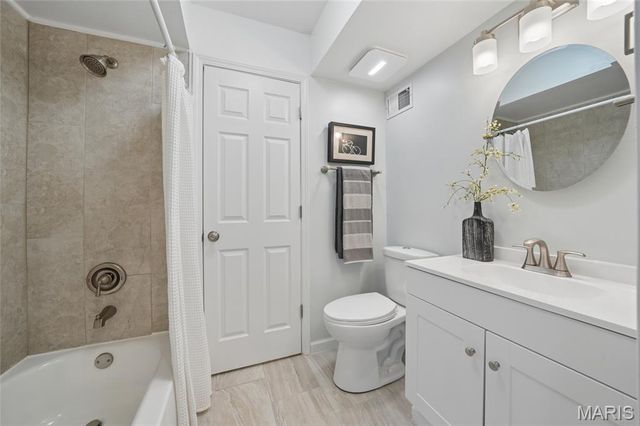 807 Portsdown Road, Ballwin, MO 63011