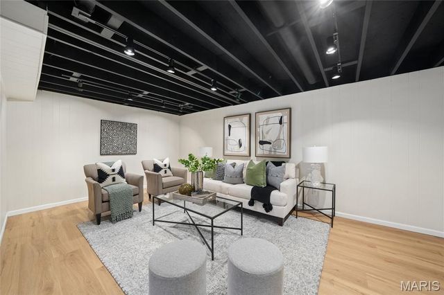 807 Portsdown Road, Ballwin, MO 63011