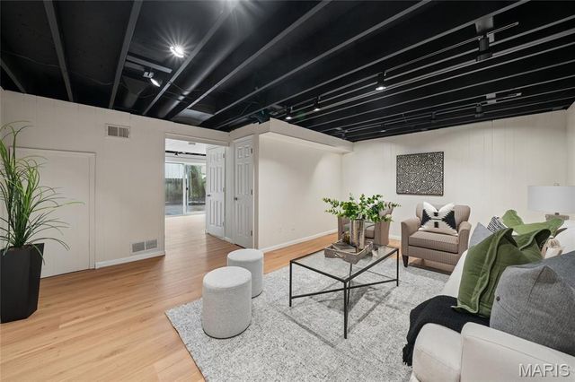 807 Portsdown Road, Ballwin, MO 63011