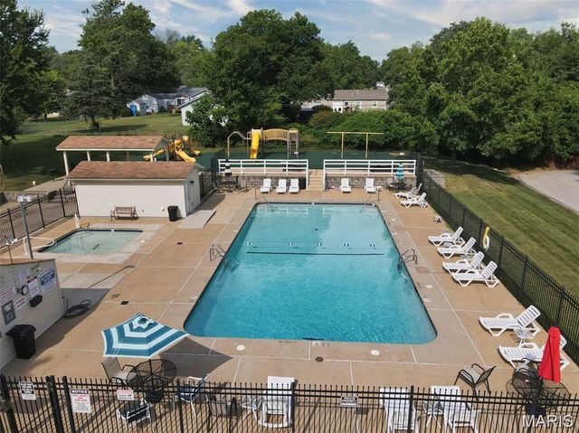 807 Portsdown Road, Ballwin, MO 63011