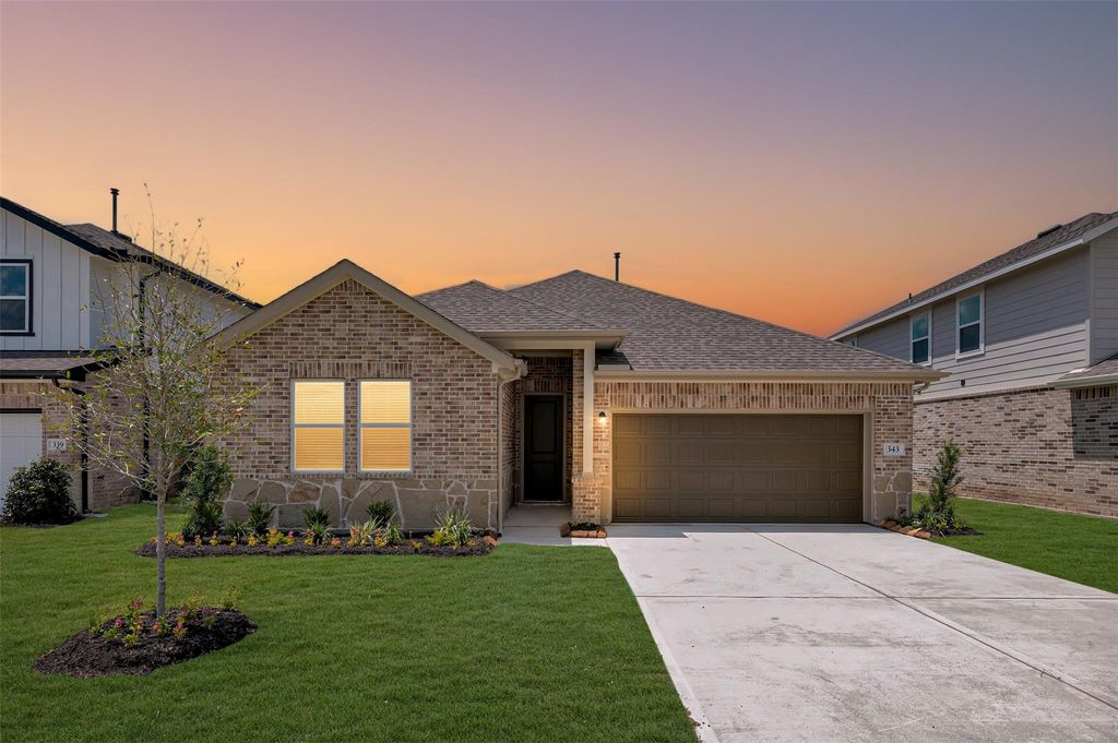 343 West Rose Marie Lane, Montgomery, TX 77356