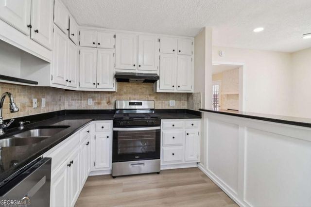 105 Running Bear Trail, Fayetteville, GA 30214