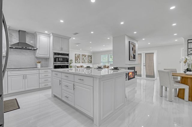 6185 White Oak Court, Jupiter, FL 33458