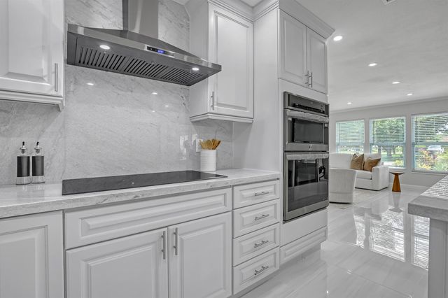 6185 White Oak Court, Jupiter, FL 33458