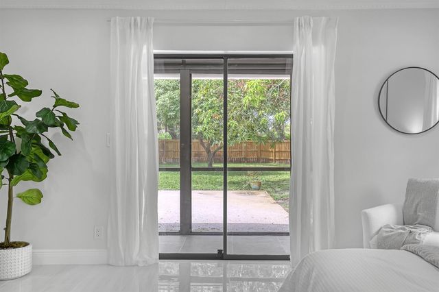 6185 White Oak Court, Jupiter, FL 33458