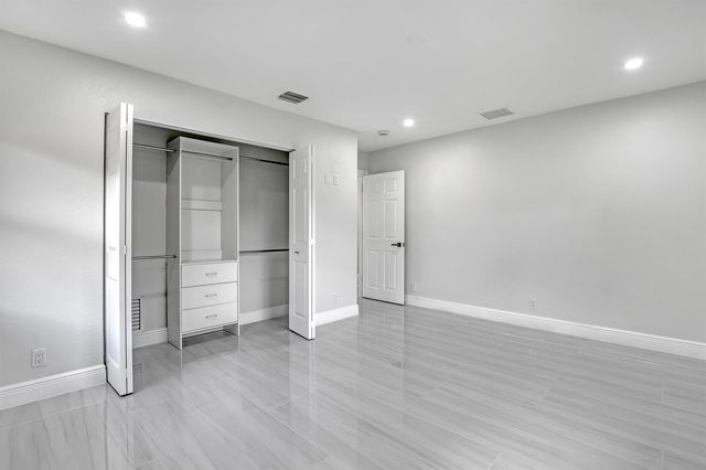 6185 White Oak Court, Jupiter, FL 33458