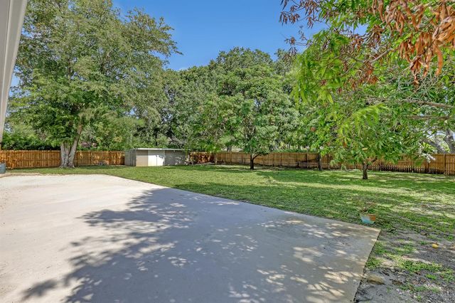 6185 White Oak Court, Jupiter, FL 33458