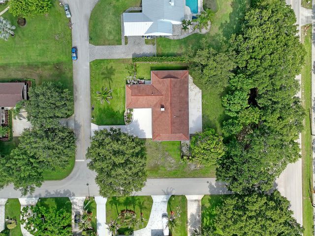 6185 White Oak Court, Jupiter, FL 33458
