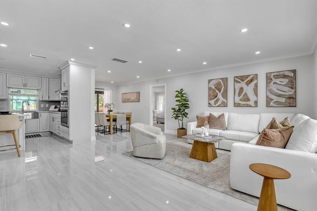 6185 White Oak Court, Jupiter, FL 33458