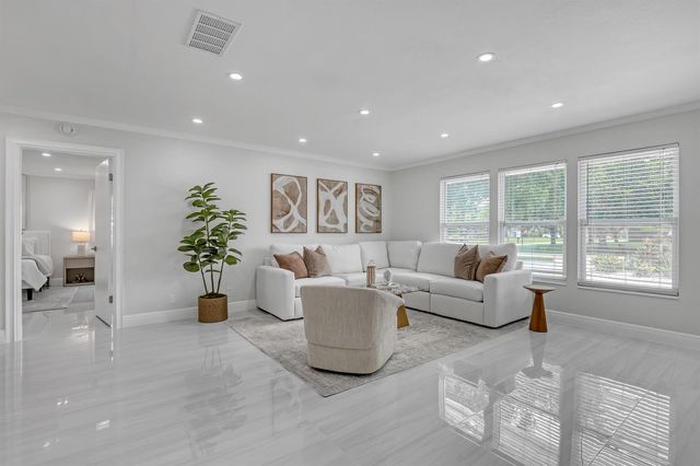 6185 White Oak Court, Jupiter, FL 33458