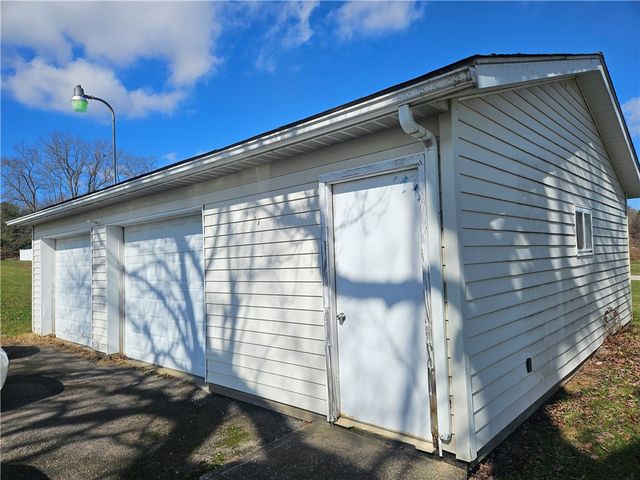 121 North Rd, Franklin Twp, PA 16001