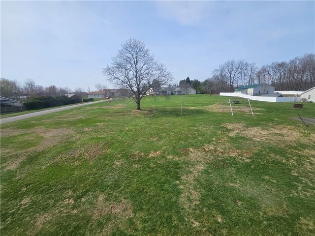 121 North Rd, Franklin Twp, PA 16001