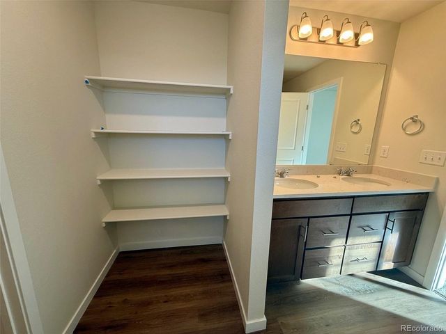 727 N Clubview St, Watkins, CO 80137