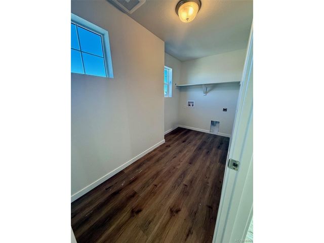 727 N Clubview St, Watkins, CO 80137