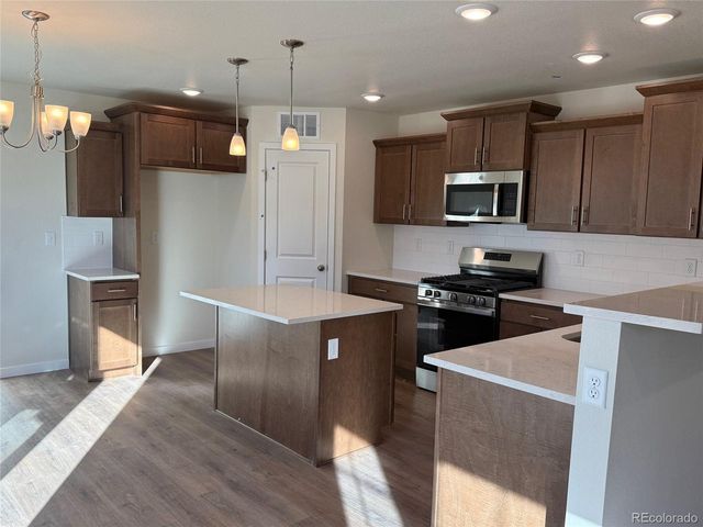 727 N Clubview St, Watkins, CO 80137