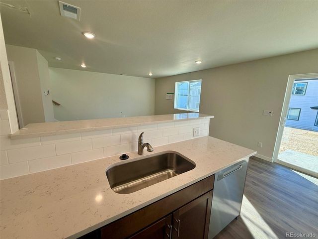 727 N Clubview St, Watkins, CO 80137