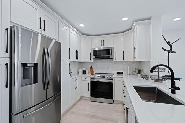 2339 Treasure Isle Drive 43, Palm Beach Gardens, FL 33410