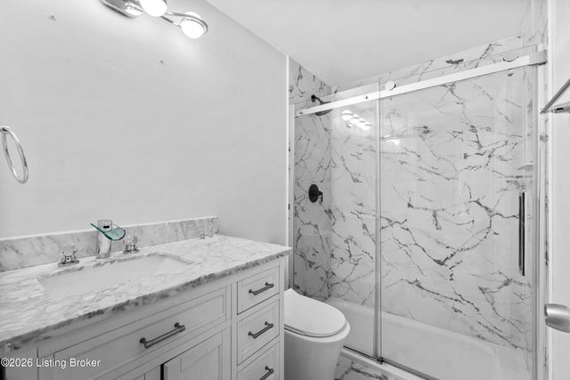 5512 Antle Dr, Louisville, KY 40229