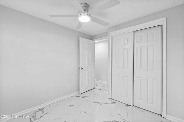 5512 Antle Dr, Louisville, KY 40229