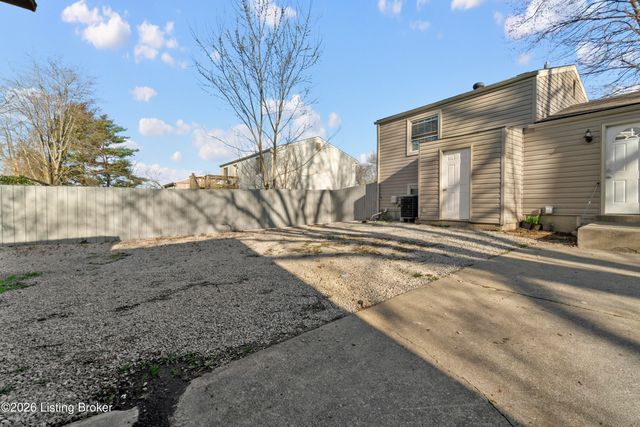 5512 Antle Dr, Louisville, KY 40229